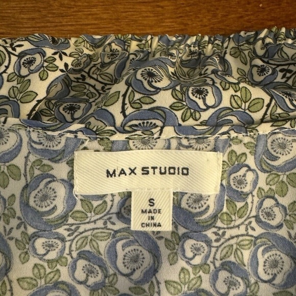 Max Studio Small Multi-Color w/Floral Print Long Sleeve Faux Wrap Blouse - EUC - Picture 4 of 5